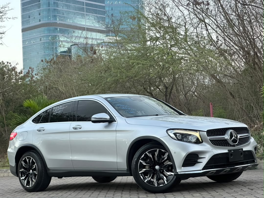 Mercedes Benz